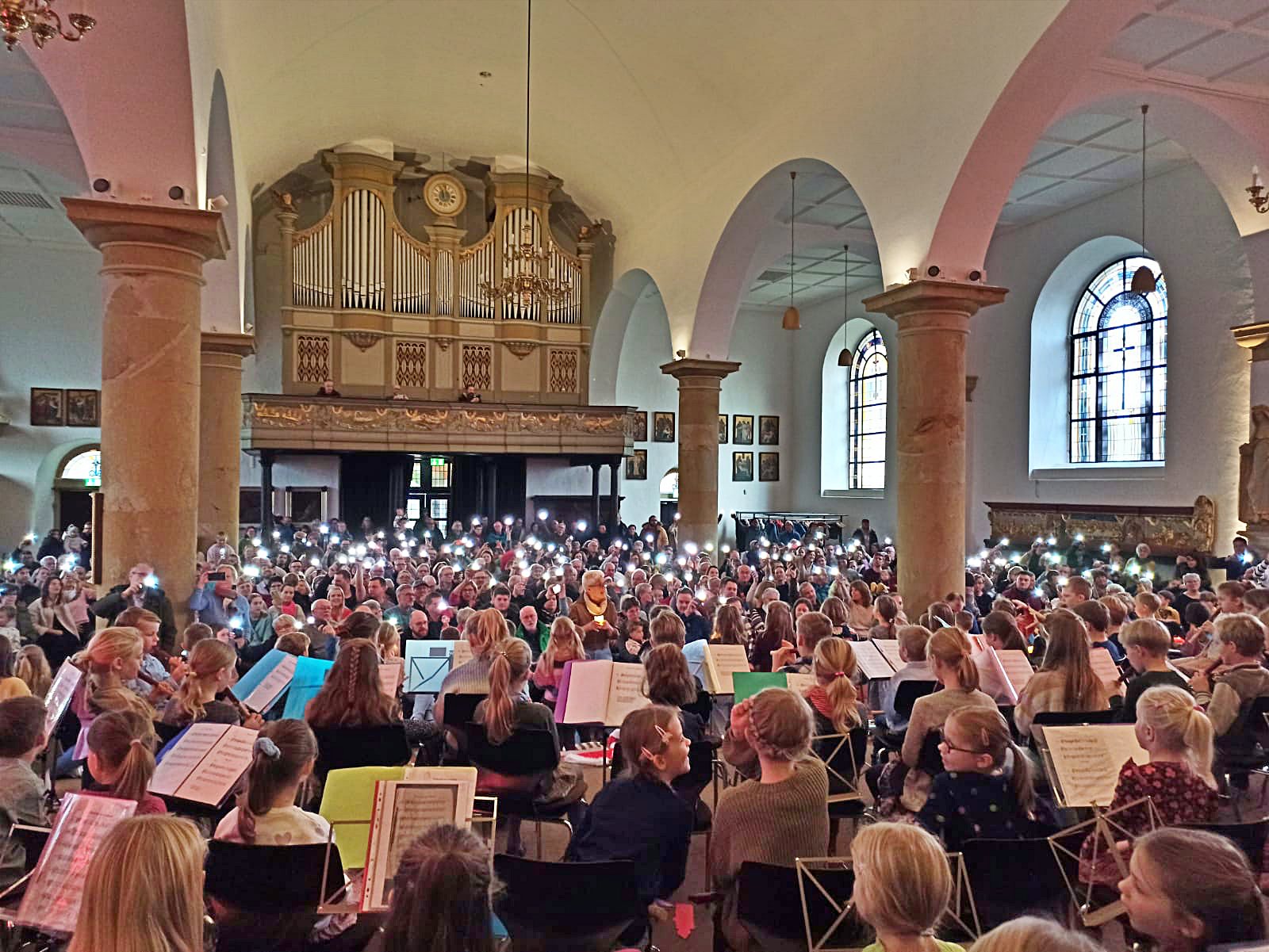 Klangvolle Weihnachten: Ein festliches Konzertwochenende an der JMS